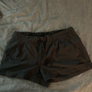 Lululemon Spring Break Away Short II